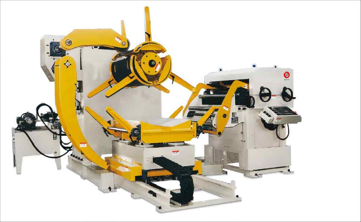 Biodegradable drinking straws with green leaves