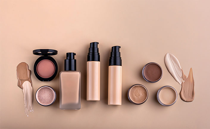 Biodegradable drinking straws with green leaves