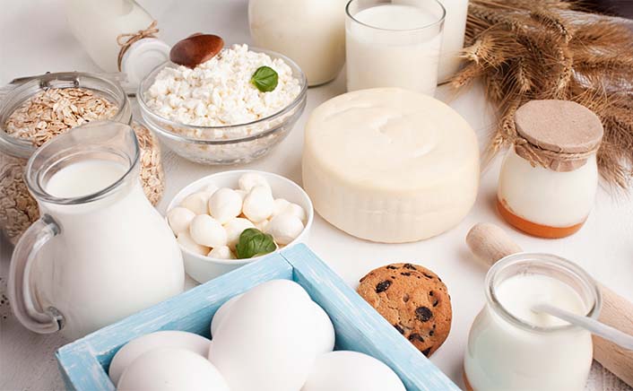 Biodegradable drinking straws with green leaves